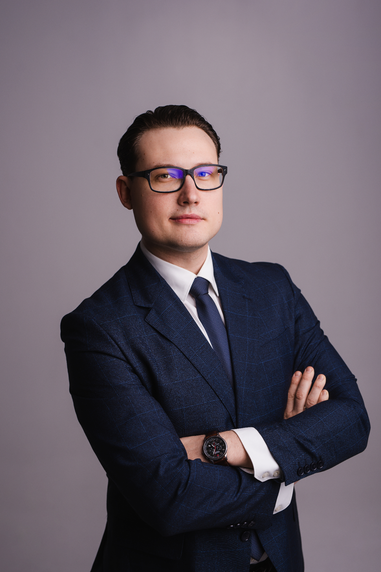 Iurii Baklanov — projektant stron internetowych, portret studyjny